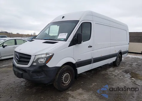 2015 Mercedes-Benz Sprinter 2500 High Roof из США, поврежденный, VIN WD3PE8CC6FP131402